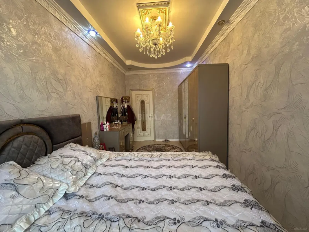 Satılır 3 otaqlı mənzil 125 m²