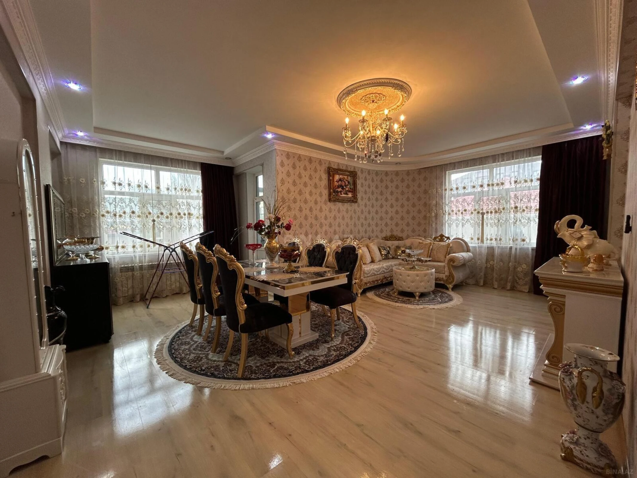 Satılır 3 otaqlı mənzil 125 m²