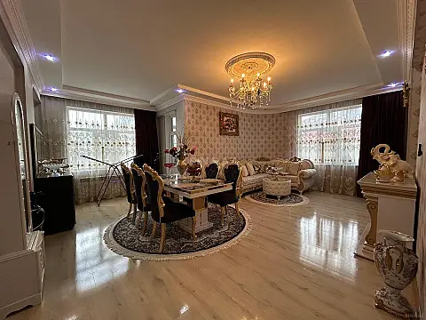 Satılır 3 otaqlı mənzil 125 m²