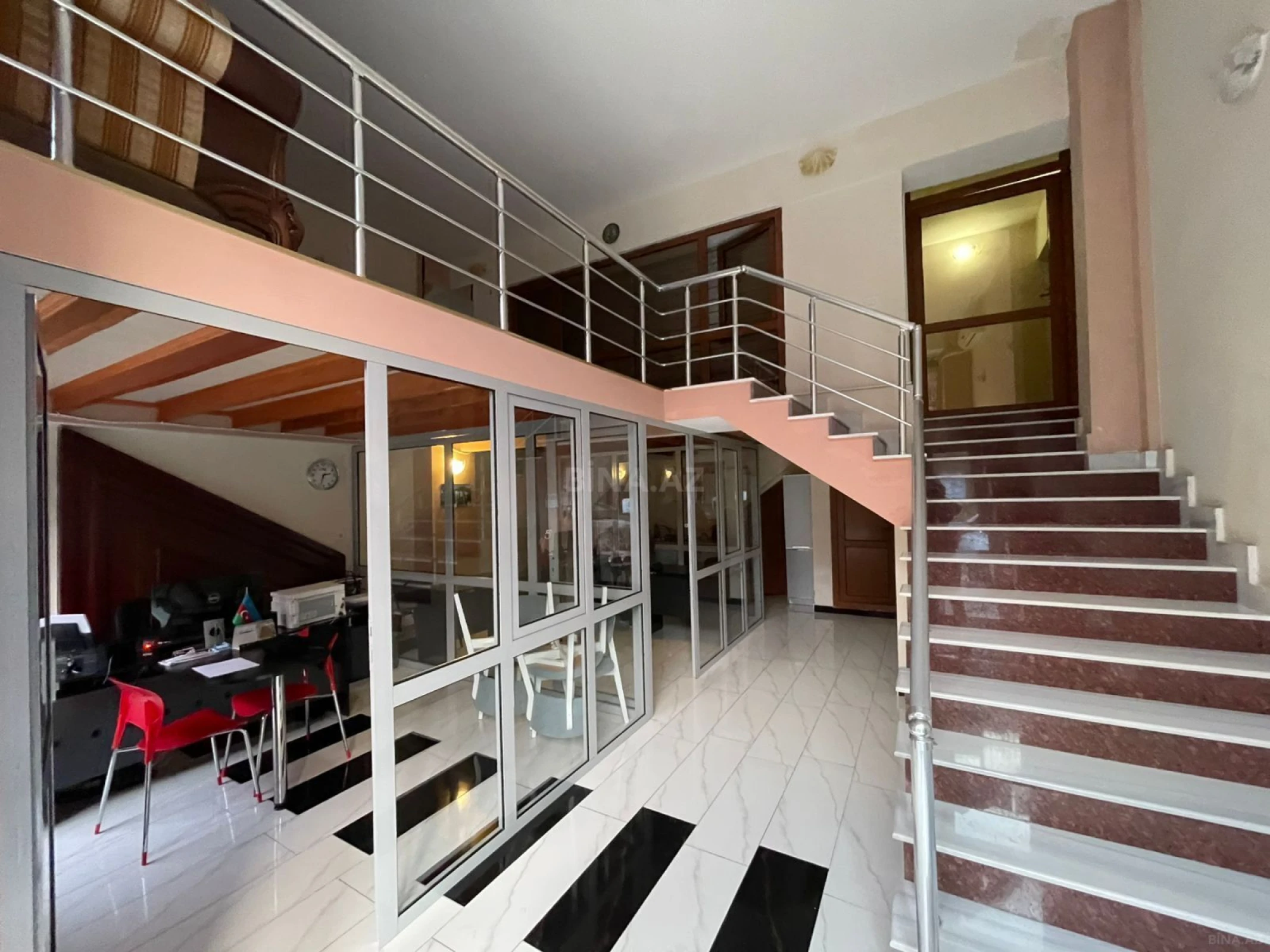 Satılır obyekt 250 m²