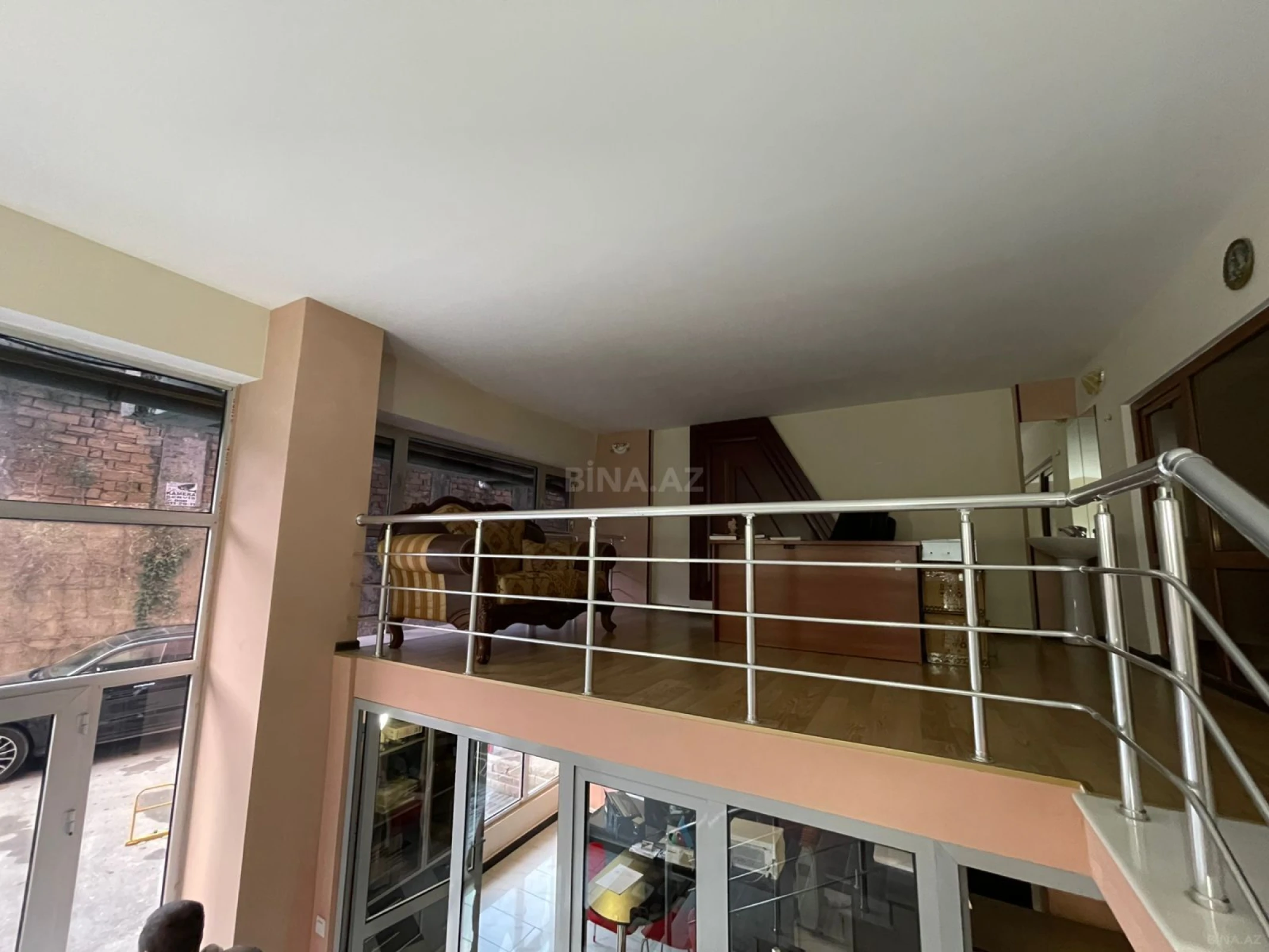 Satılır obyekt 250 m²