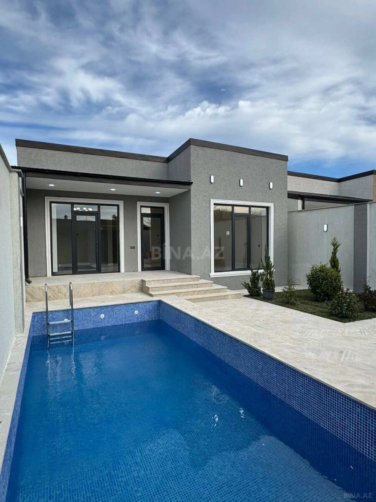 Satılır 4 otaqlı həyət evi 150 m²