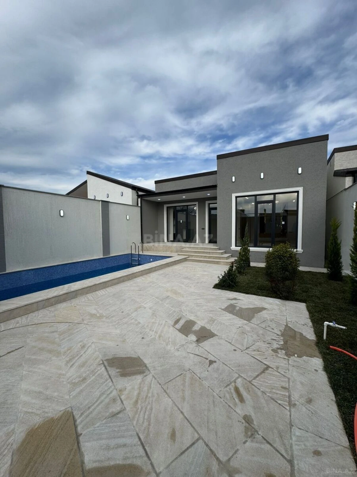 Satılır 4 otaqlı həyət evi 150 m²