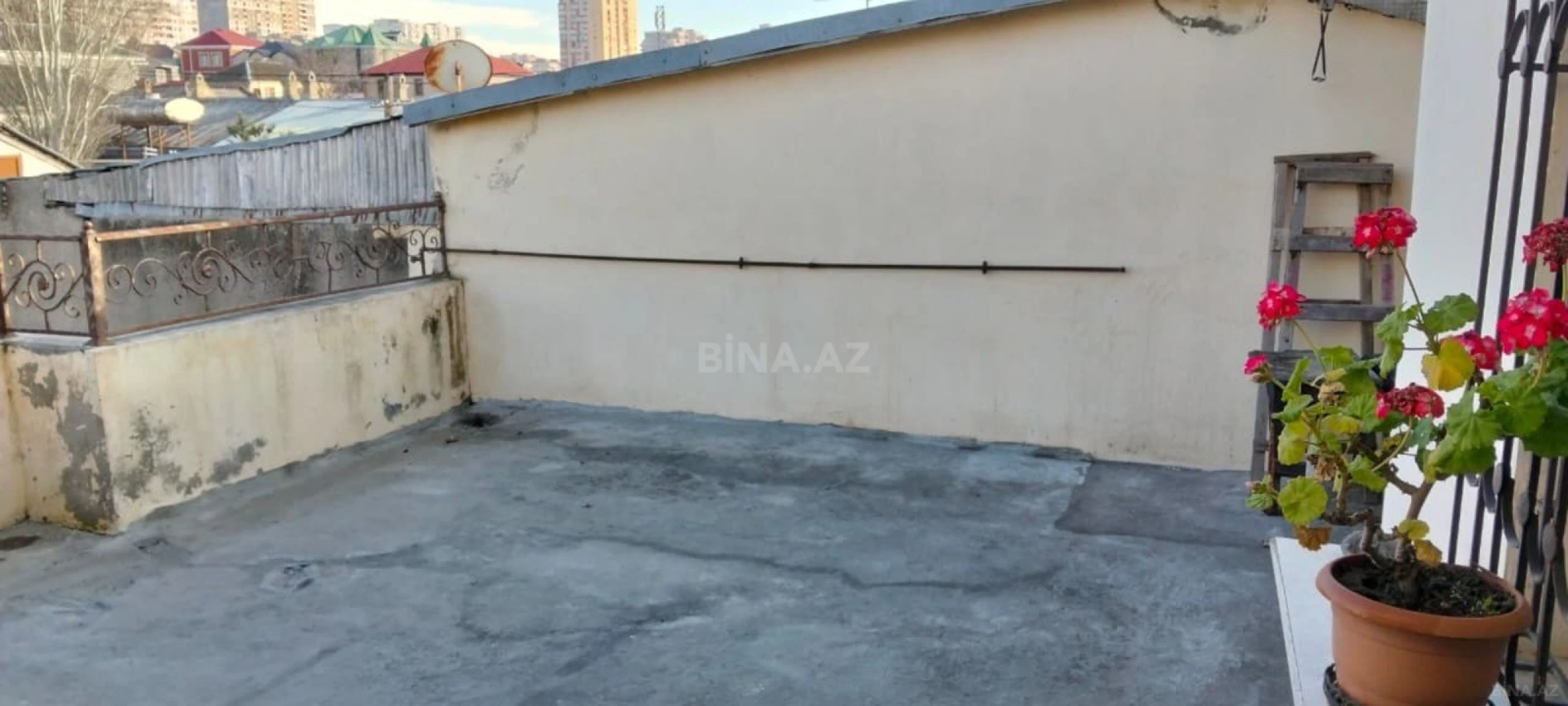 Satılır 5 otaqlı həyət evi 230 m²