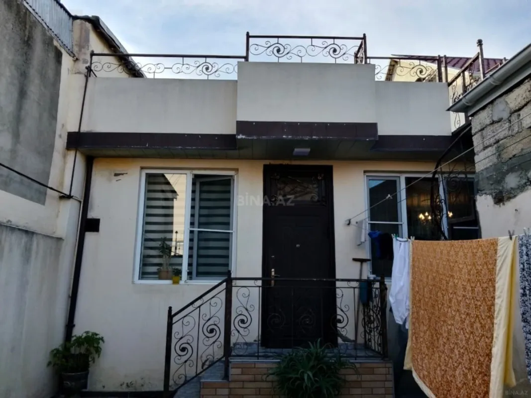 Satılır 5 otaqlı həyət evi 230 m²