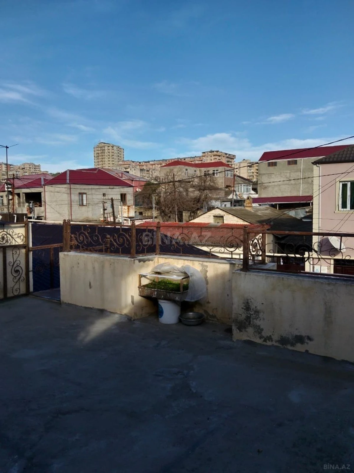 Satılır 5 otaqlı həyət evi 230 m²