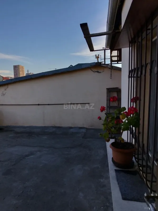 Satılır 5 otaqlı həyət evi 230 m²