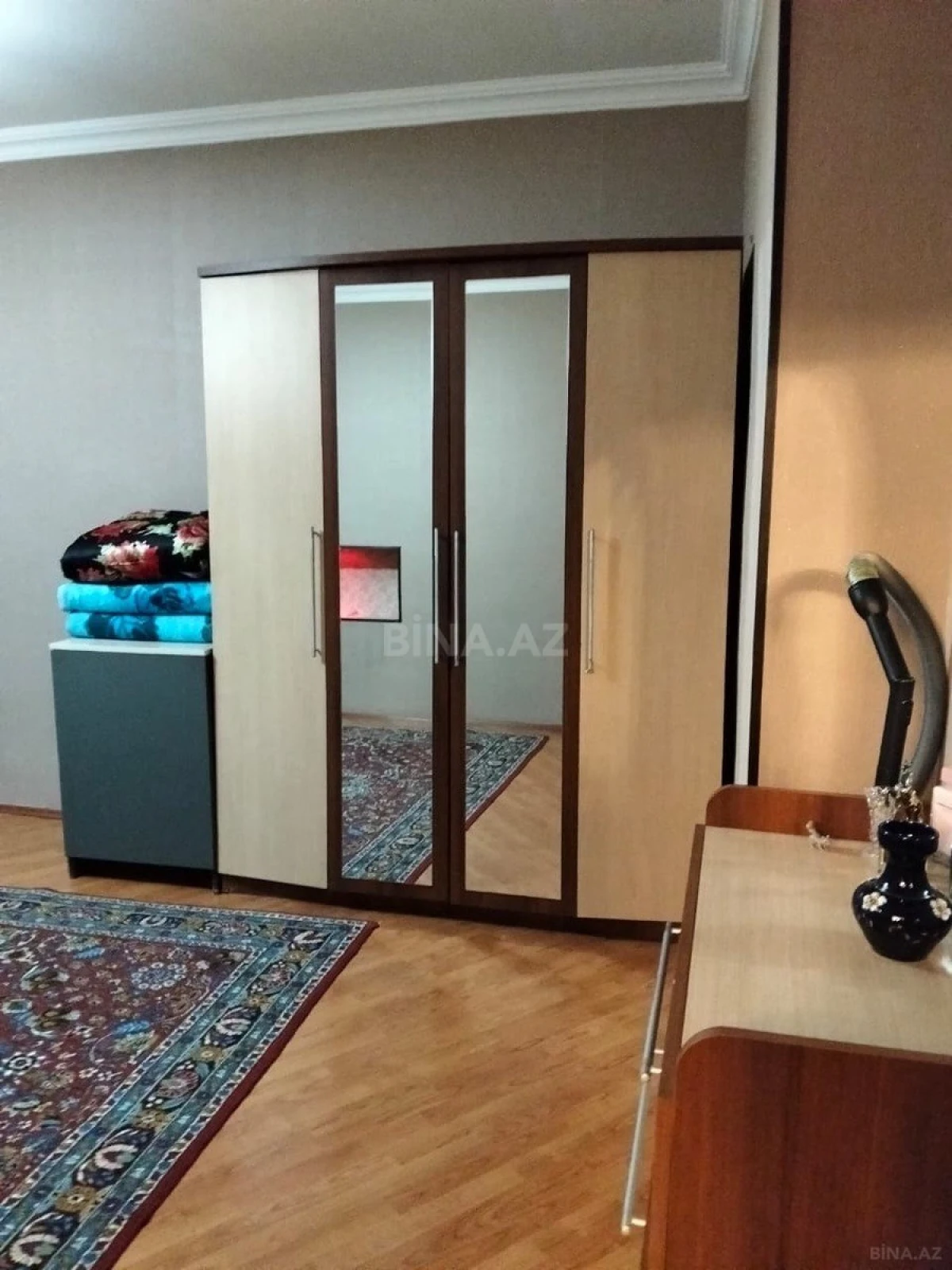 Satılır 5 otaqlı həyət evi 230 m²