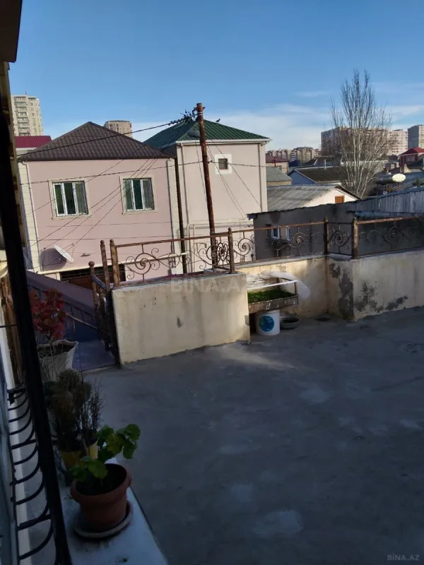 Satılır 5 otaqlı həyət evi 230 m²
