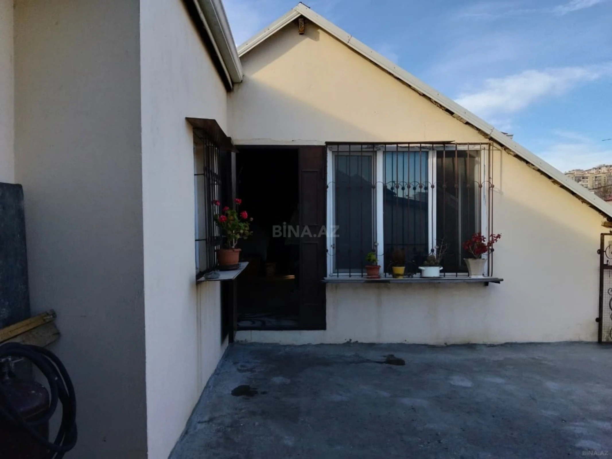 Satılır 5 otaqlı həyət evi 230 m²