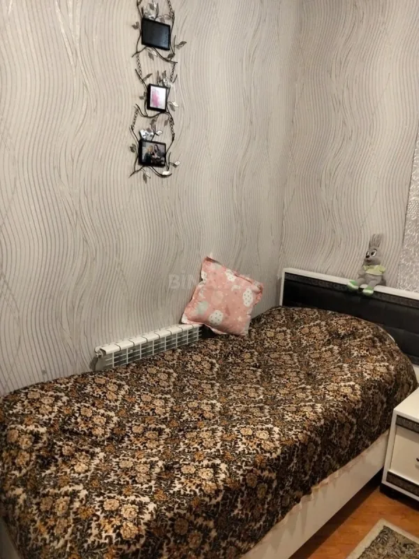 Satılır 5 otaqlı həyət evi 230 m²