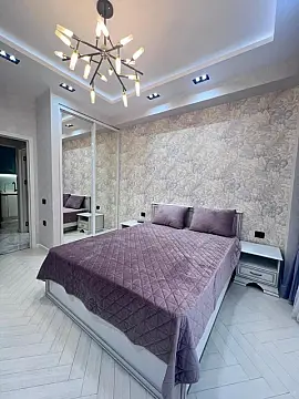 Kirayə verilir 2 otaqlı mənzil 72 m²