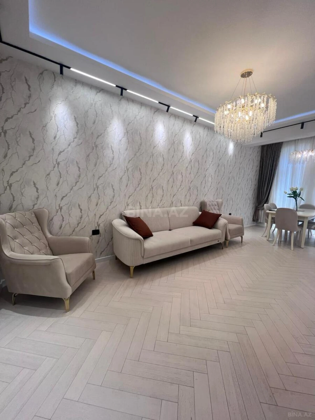 Kirayə verilir 2 otaqlı mənzil 72 m²