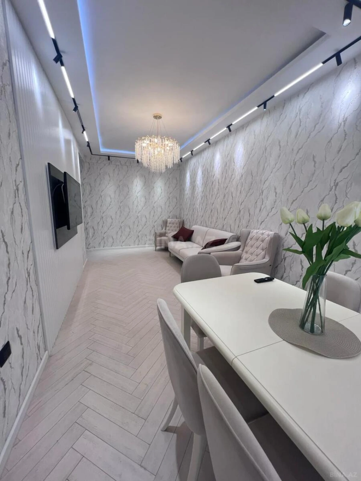Kirayə verilir 2 otaqlı mənzil 72 m²