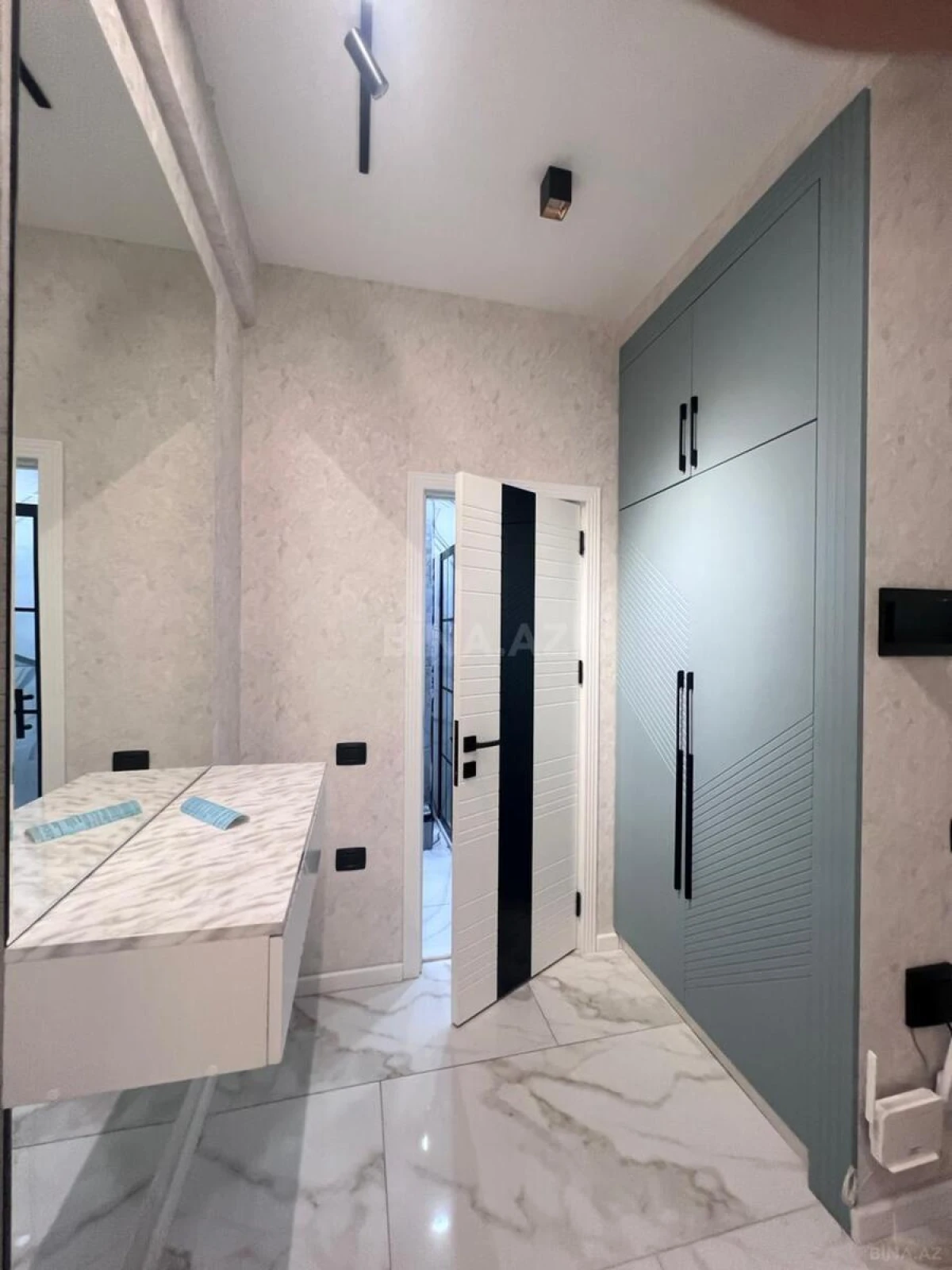 Kirayə verilir 2 otaqlı mənzil 72 m²