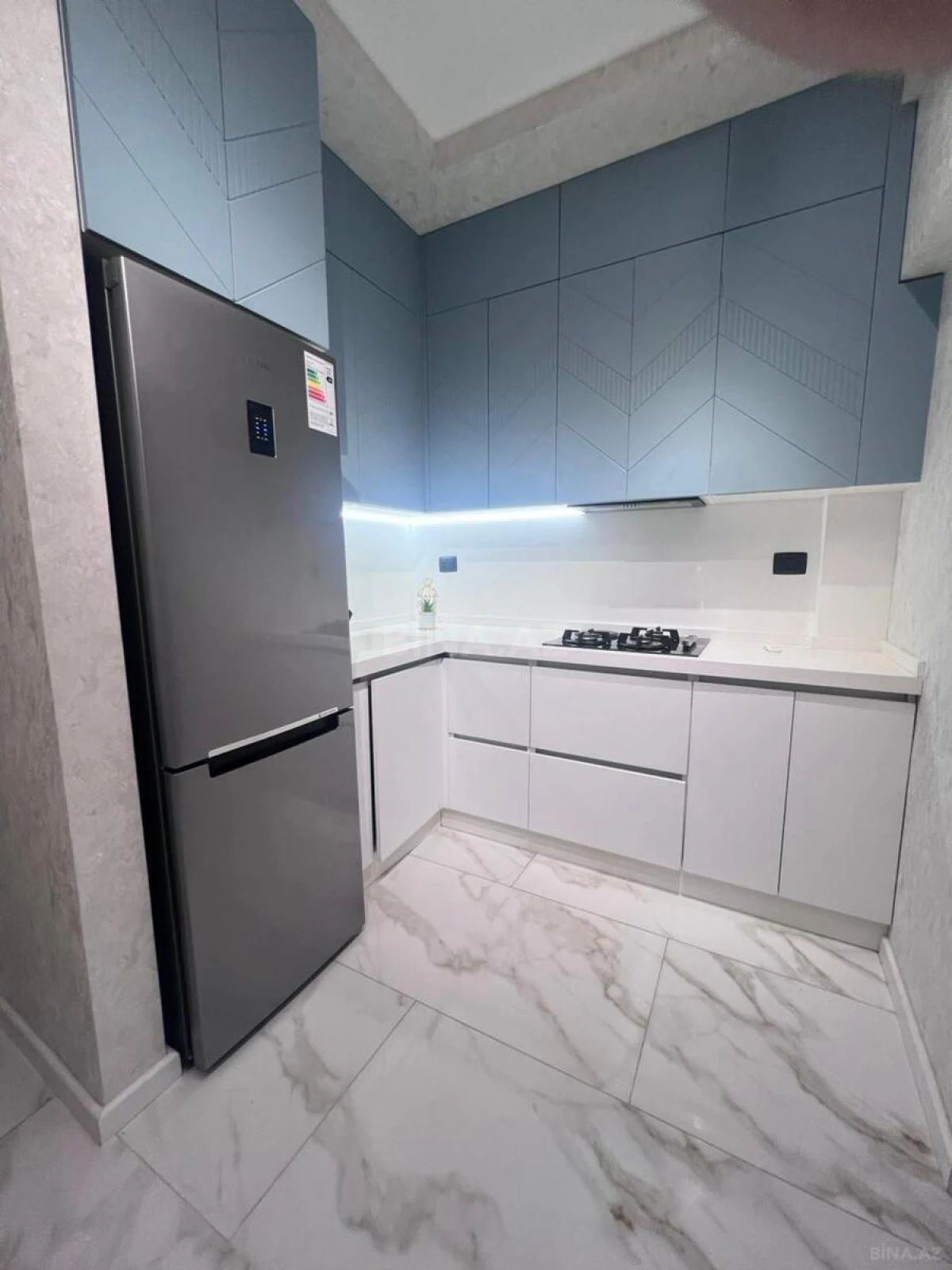 Kirayə verilir 2 otaqlı mənzil 72 m²