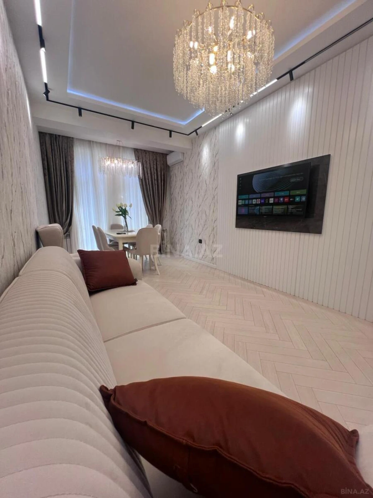 Kirayə verilir 2 otaqlı mənzil 72 m²