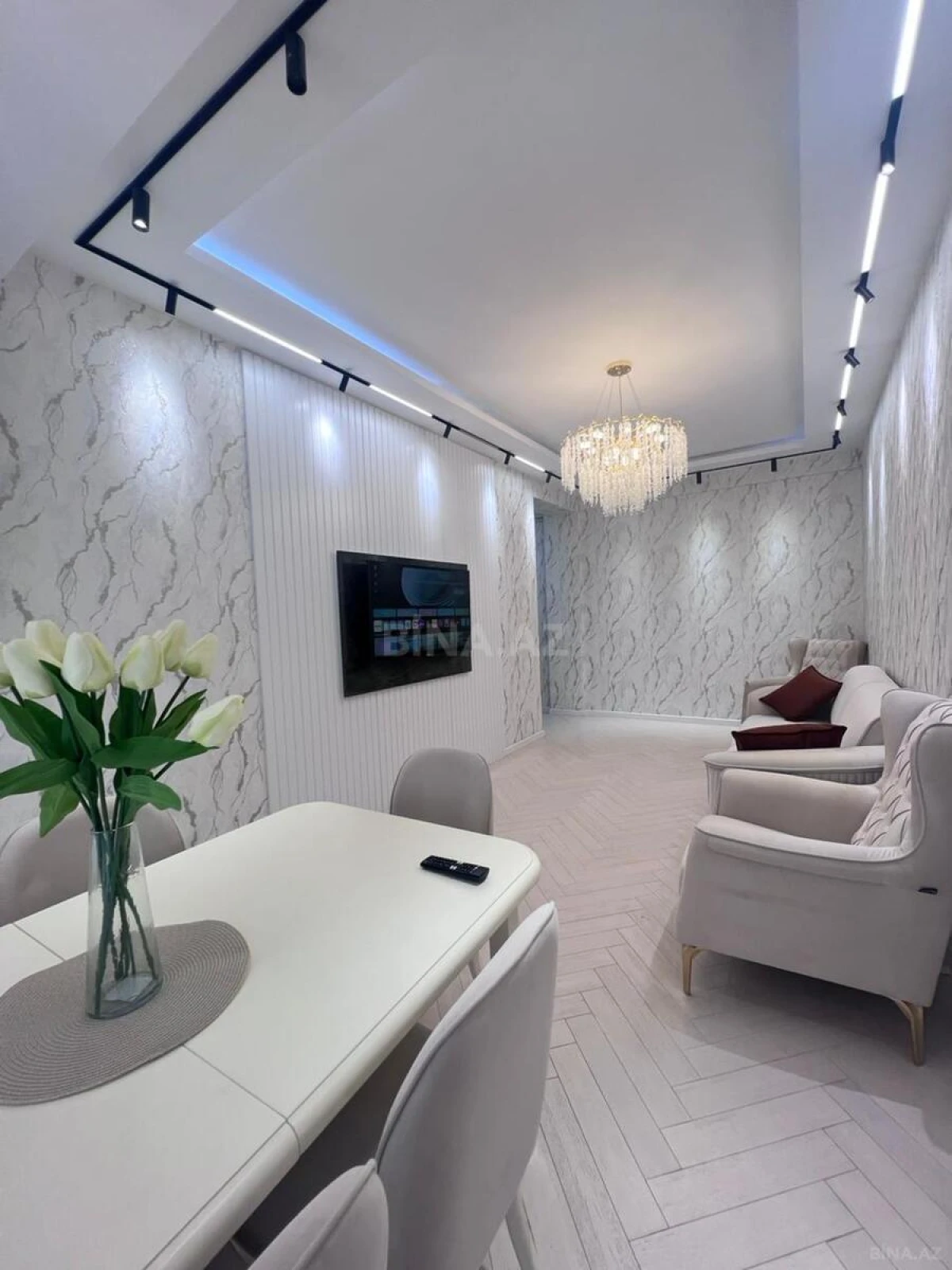 Kirayə verilir 2 otaqlı mənzil 72 m²