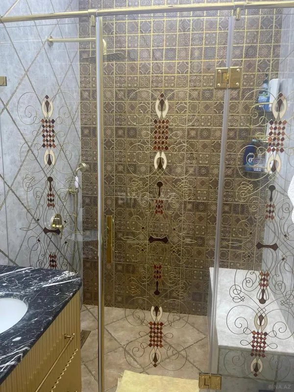 Satılır 5 otaqlı mənzil 300 m²