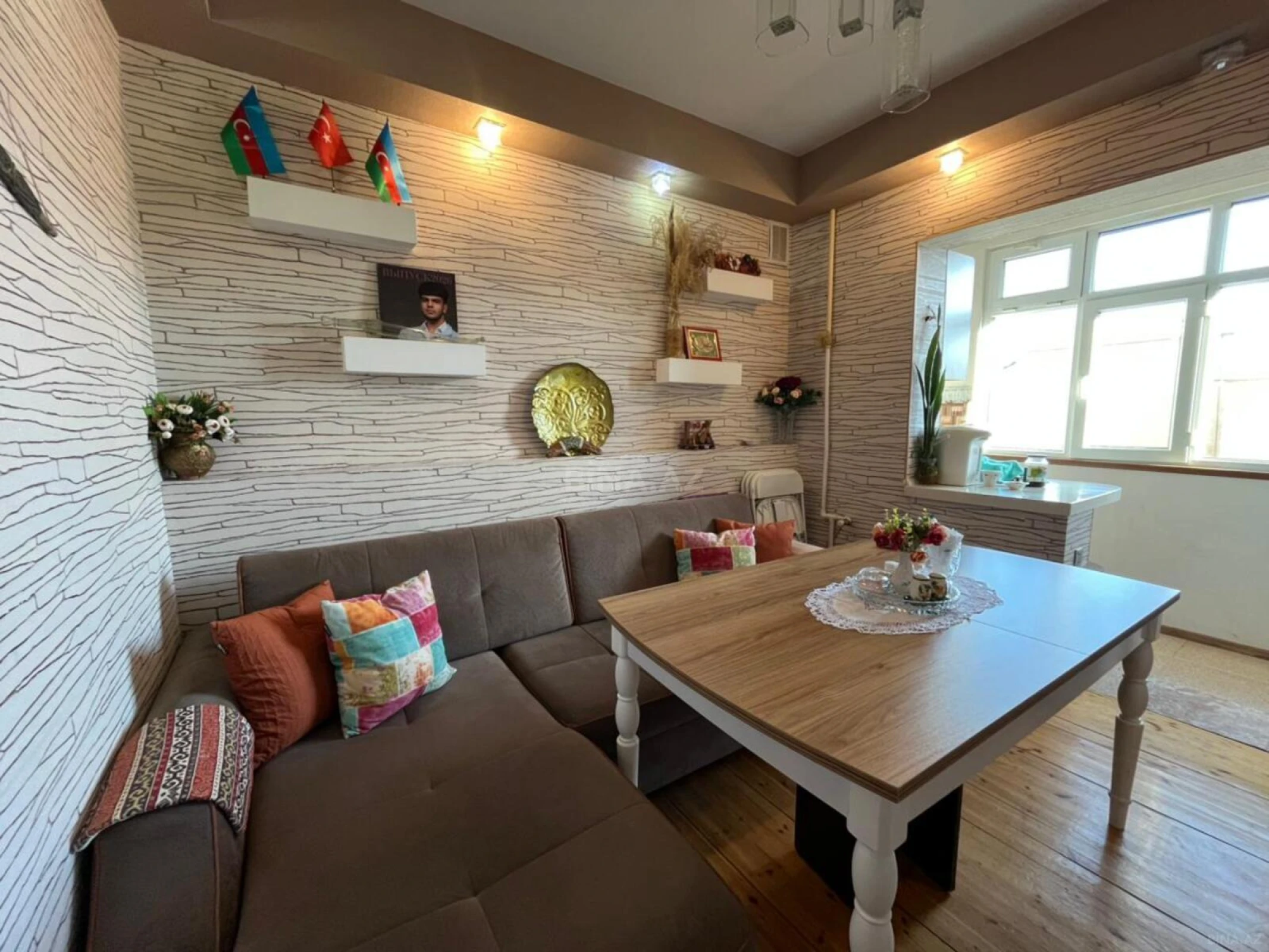 Satılır 2 otaqlı mənzil 72 m²