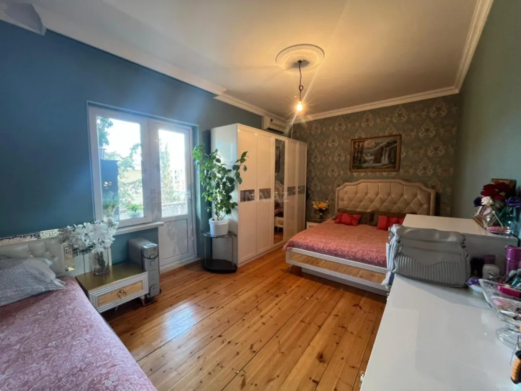 Satılır 2 otaqlı mənzil 72 m²