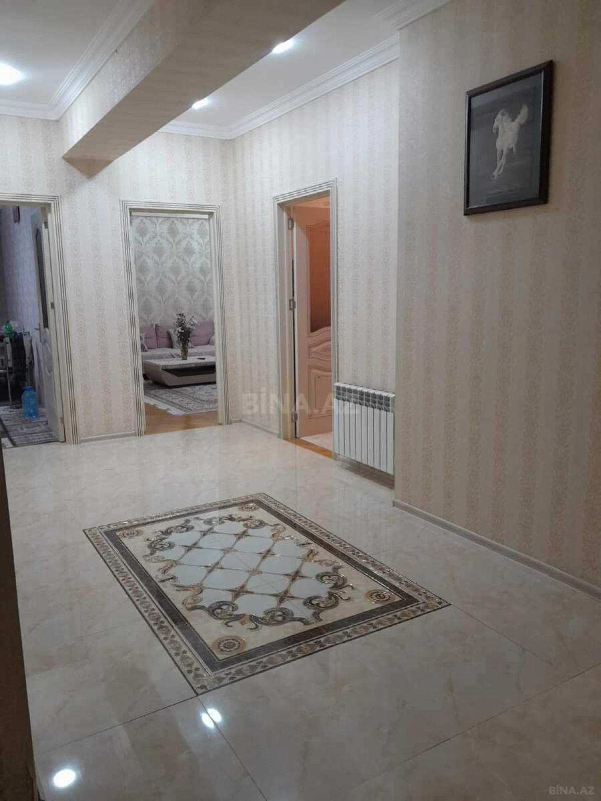Satılır 3 otaqlı mənzil 132 m²
