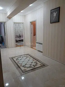 Satılır 3 otaqlı mənzil 132 m²