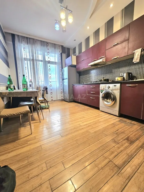 Satılır 3 otaqlı mənzil 86 m²