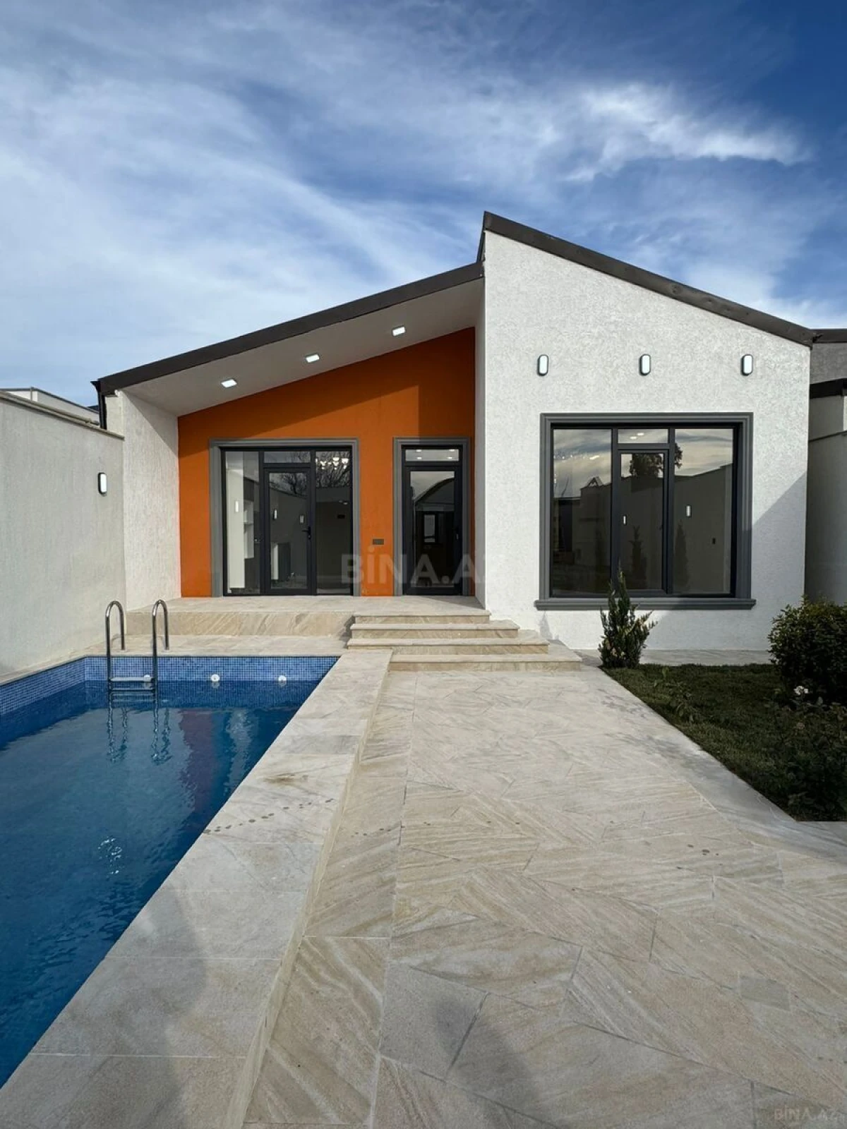 Satılır 4 otaqlı həyət evi 150 m²