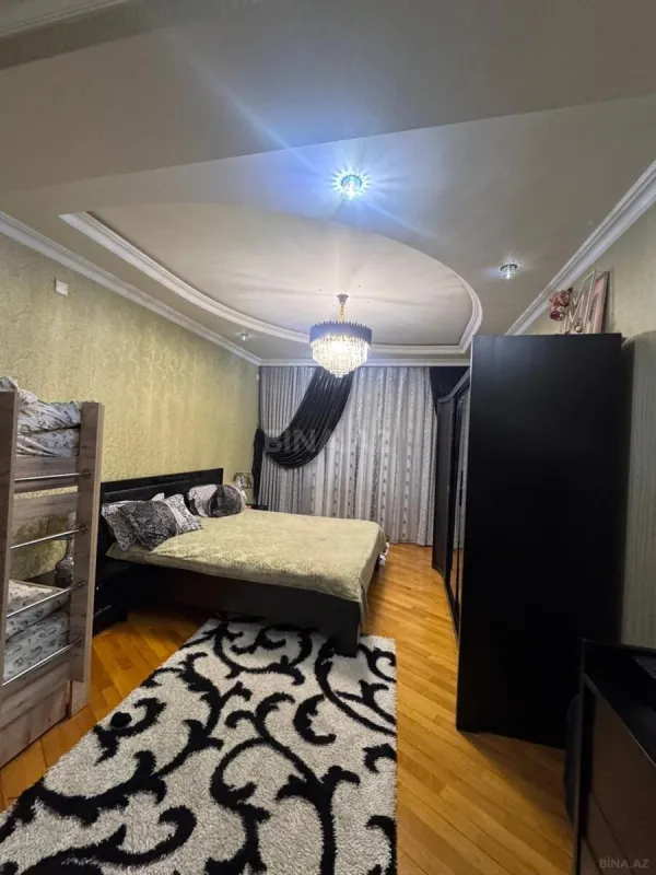 Satılır 3 otaqlı mənzil 136 m²