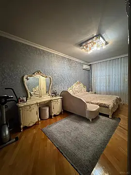Satılır 3 otaqlı mənzil 136 m²