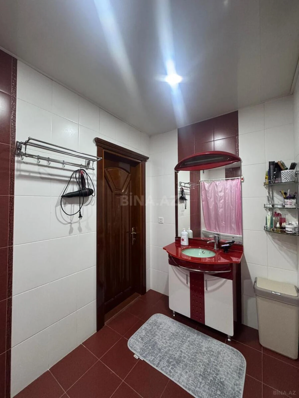Satılır 3 otaqlı mənzil 136 m²