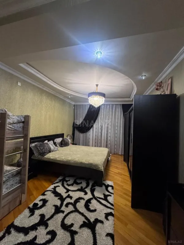Satılır 3 otaqlı mənzil 136 m²
