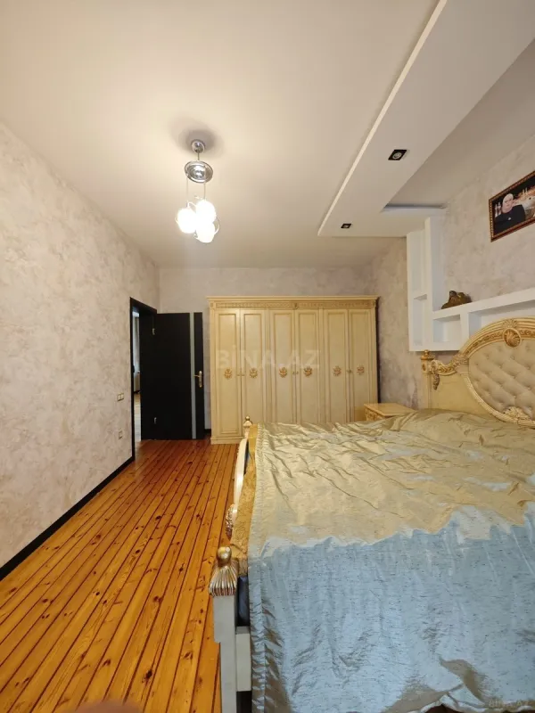 Satılır 6 otaqlı həyət evi 220 m²