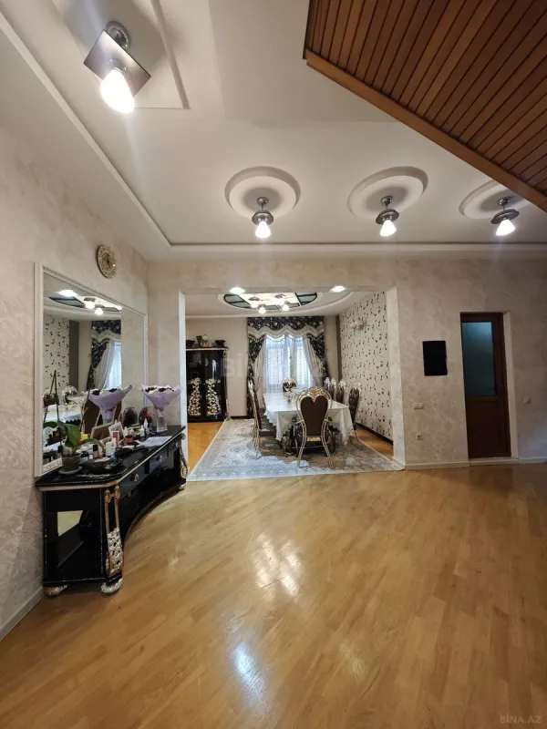Satılır 6 otaqlı həyət evi 220 m²