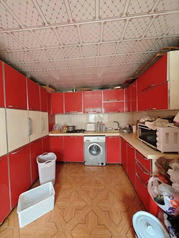 Satılır 6 otaqlı həyət evi 220 m²