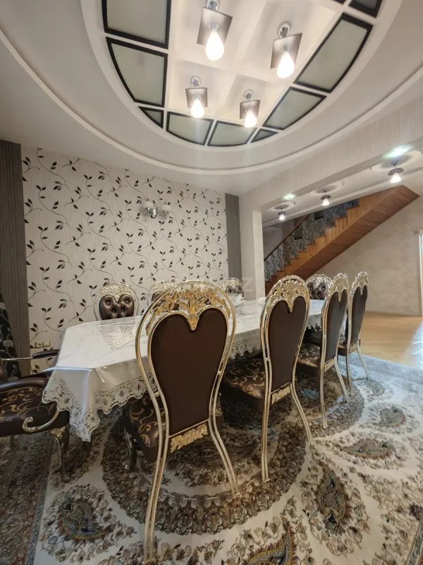 Satılır 6 otaqlı həyət evi 220 m²