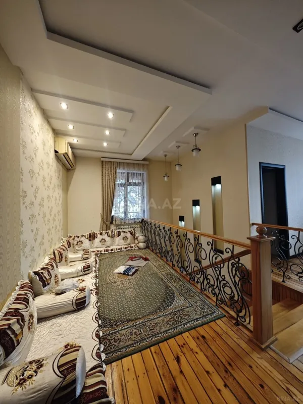 Satılır 6 otaqlı həyət evi 220 m²