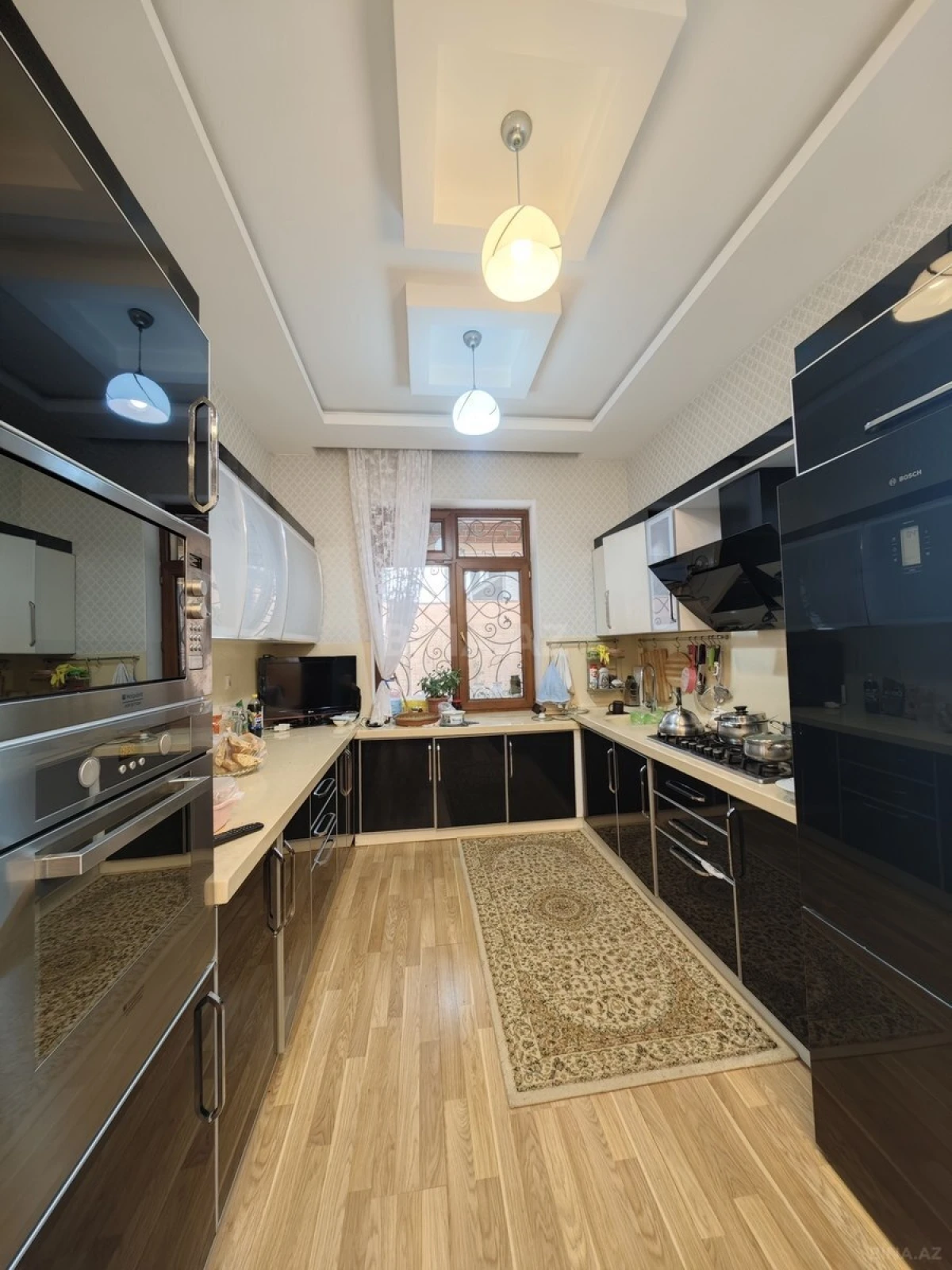 Satılır 6 otaqlı həyət evi 220 m²