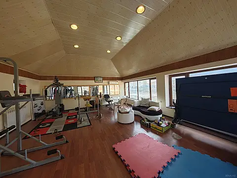 Satılır 6 otaqlı həyət evi 220 m²