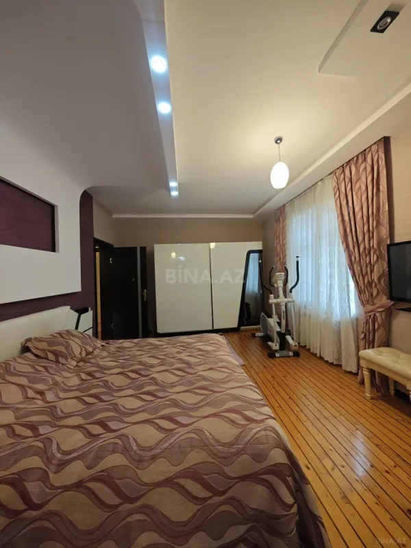 Satılır 6 otaqlı həyət evi 220 m²