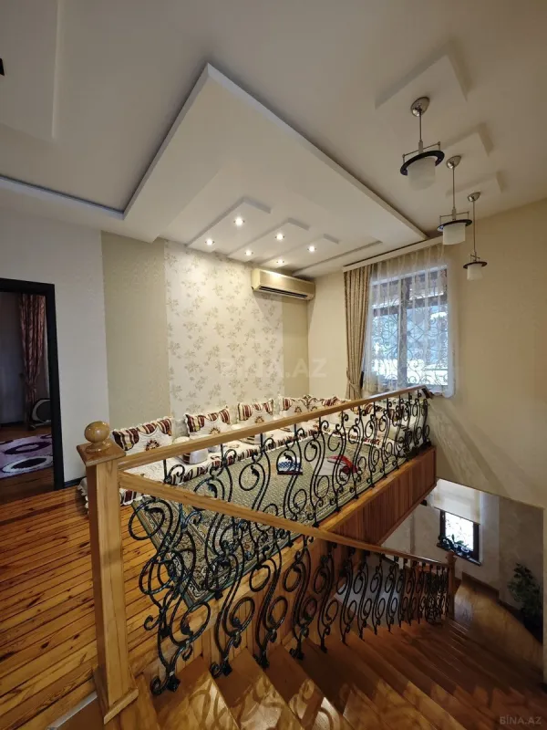 Satılır 6 otaqlı həyət evi 220 m²