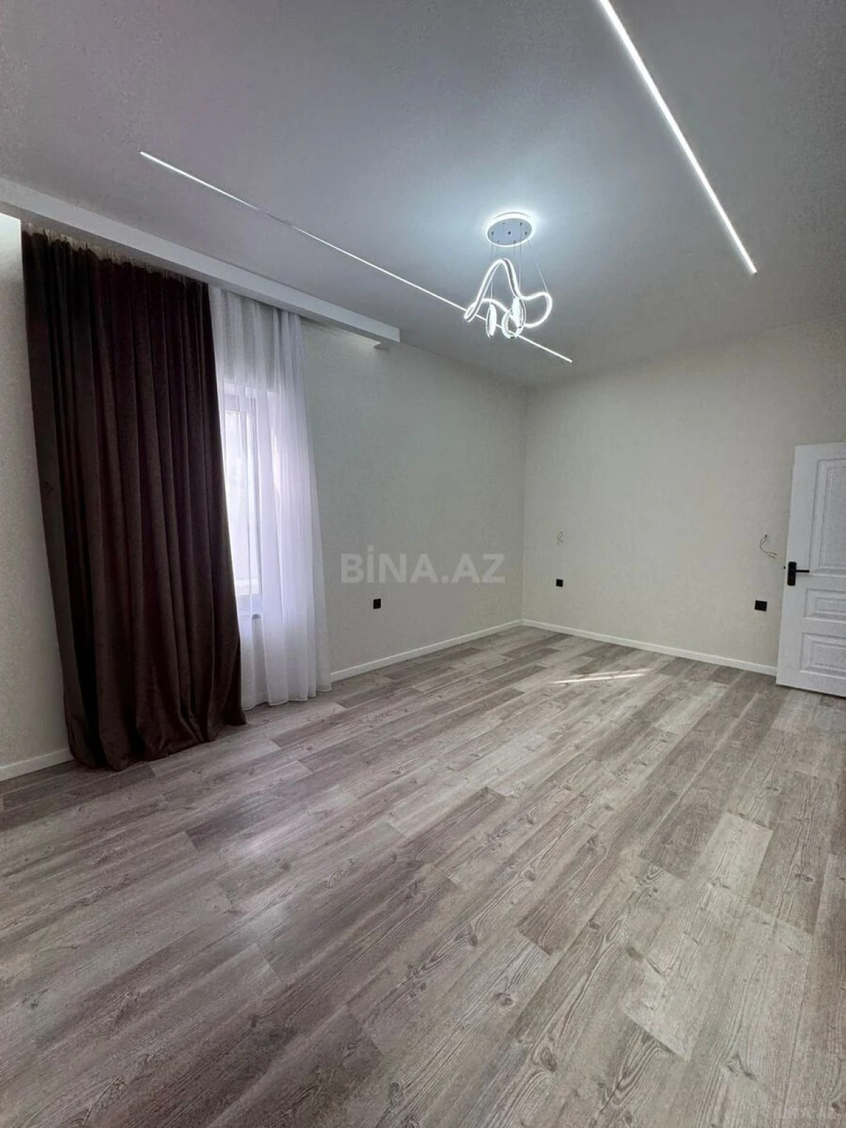 Satılır 4 otaqlı həyət evi 160 m²