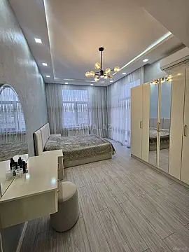 Kirayə verilir 4 otaqlı mənzil 200 m²