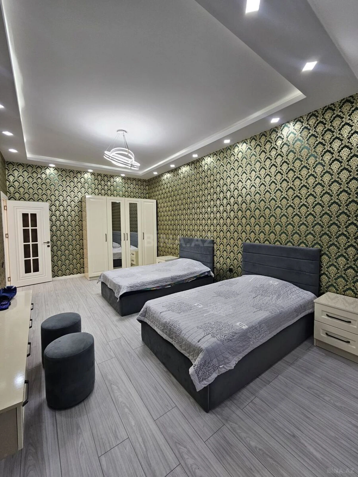 Kirayə verilir 4 otaqlı mənzil 200 m²