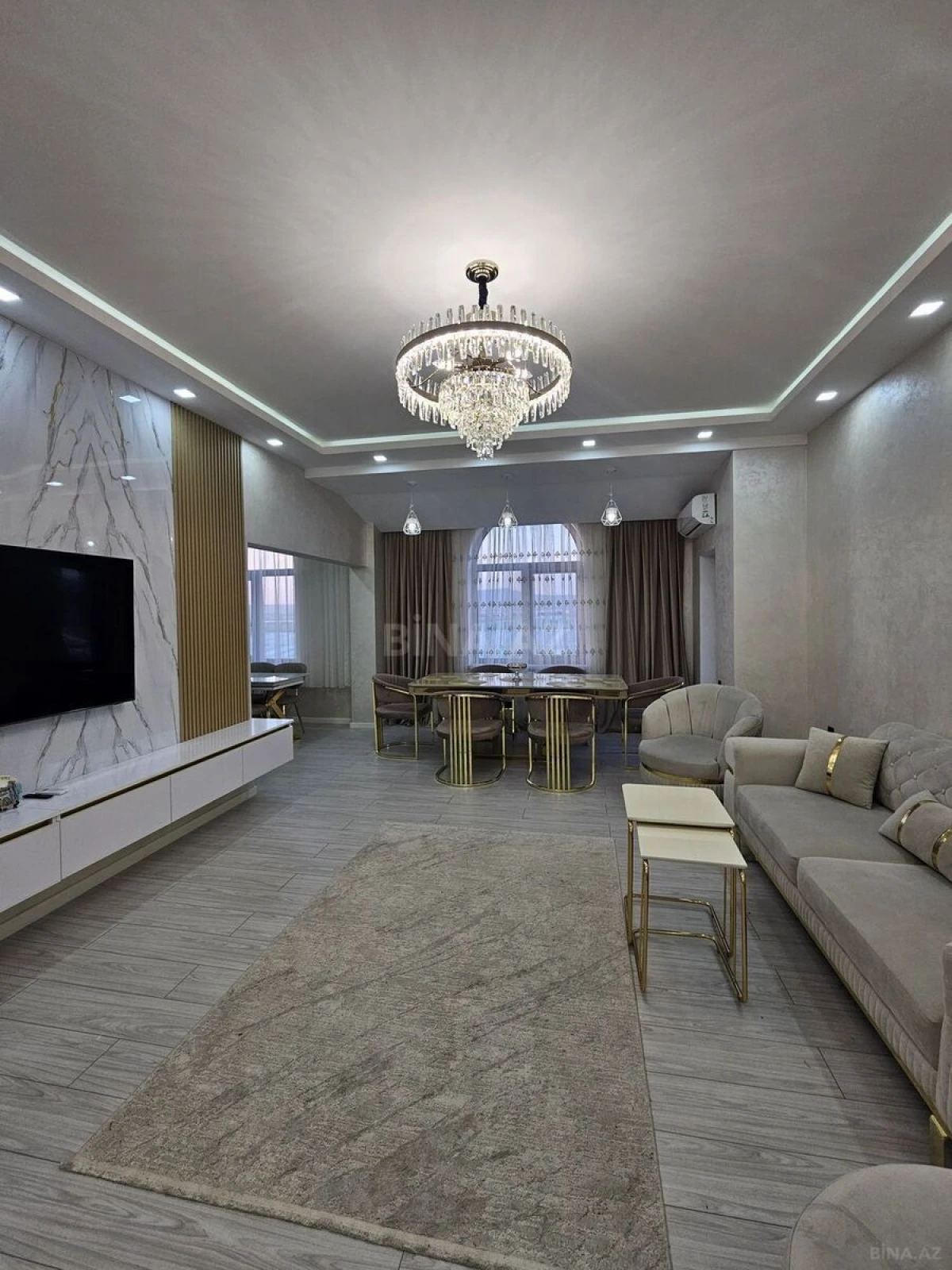 Kirayə verilir 4 otaqlı mənzil 200 m²