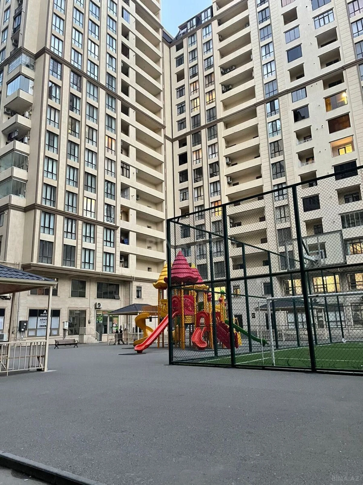 Satılır 2 otaqlı mənzil 70 m²