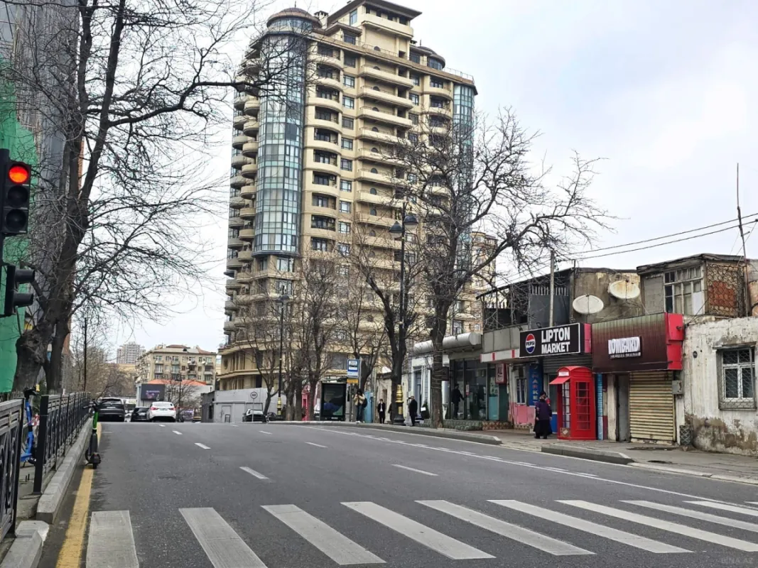 Kirayə verilir 4 otaqlı mənzil 200 m²