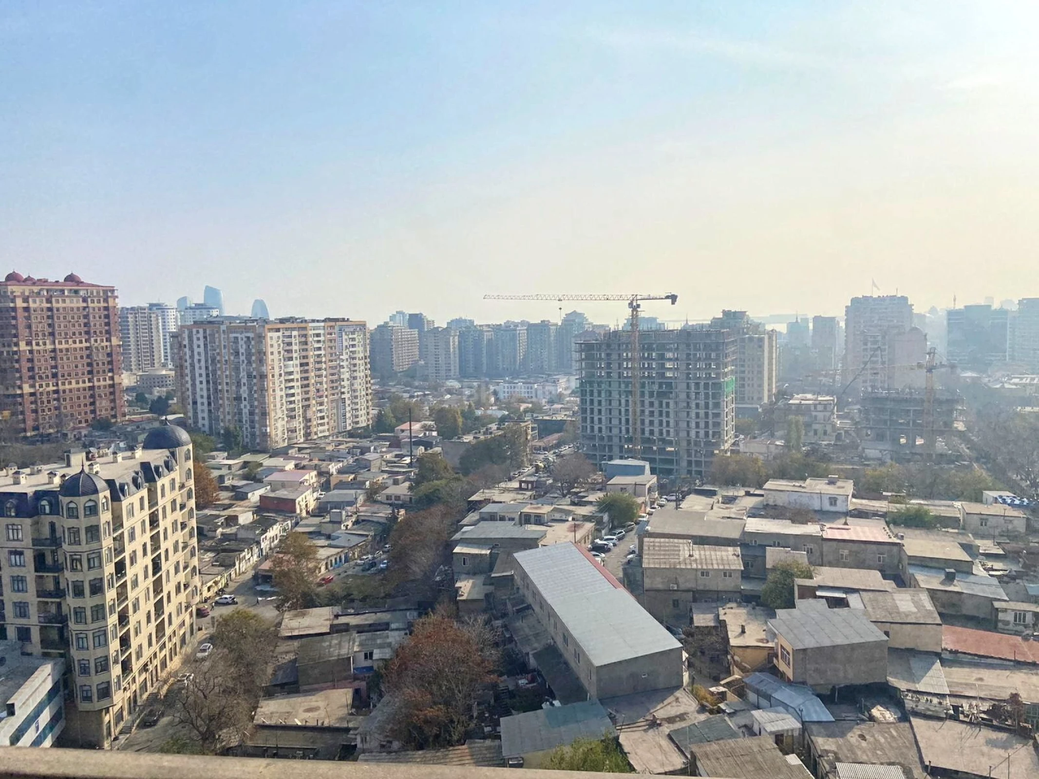 Kirayə verilir 4 otaqlı mənzil 200 m²