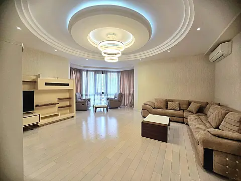 Kirayə verilir 4 otaqlı mənzil 200 m² — Bakı, Nizami 4 otaq 200.00 m²